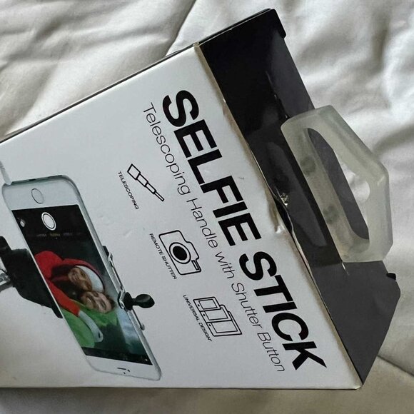 Phone Selfie Stick for Devices between 2.5 to 3 inches wide with Remote Shutter - Picture 4 of 5